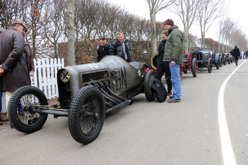 Illustration for article titled Get Lost In The Fantastic World Of Early 20th Century Race Cars